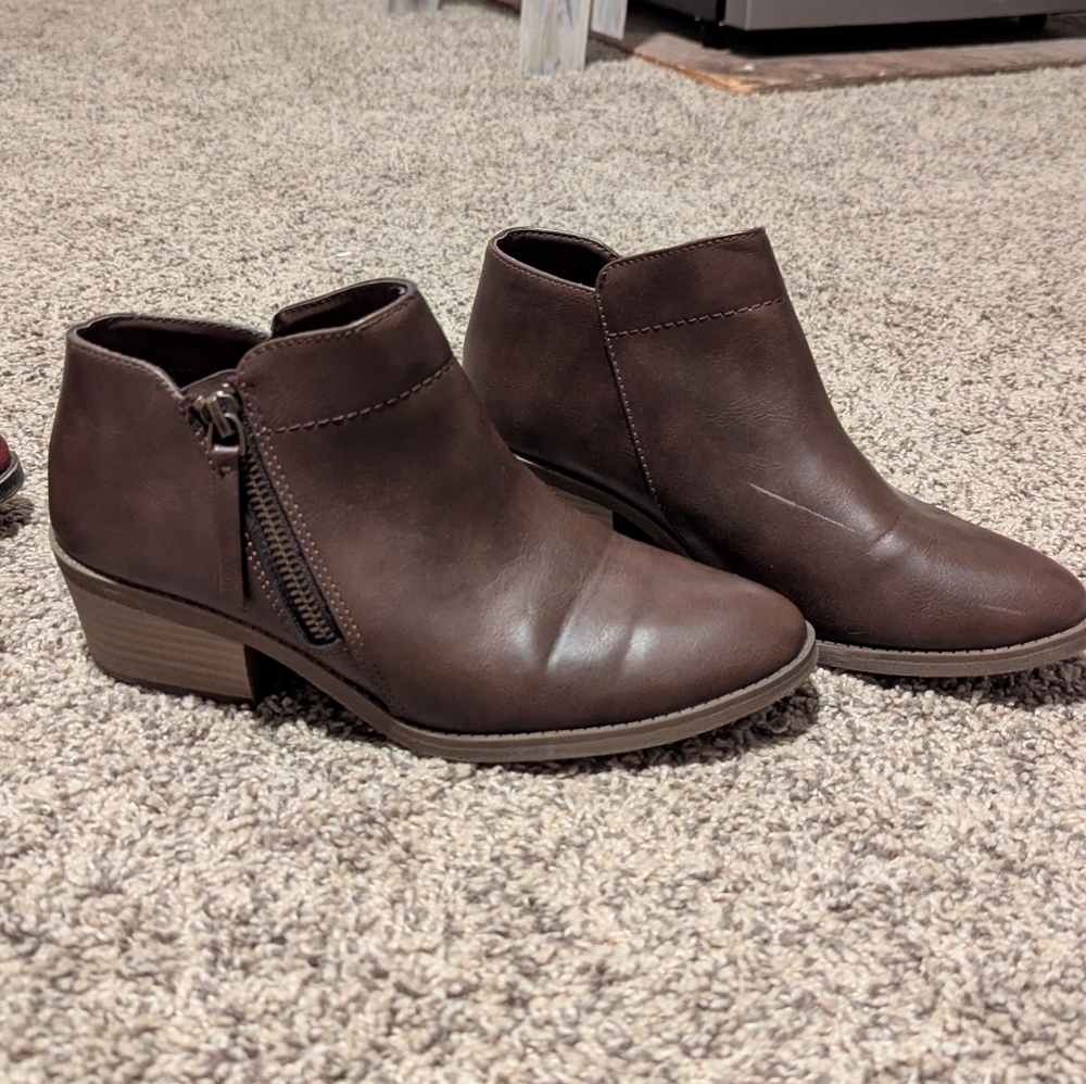 Stylish Women's Ankle Boots Bundle Size 7 - Picture 7 of 15